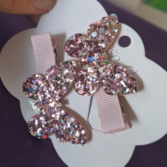 Pair of Pink Girls hair clips/hairpins - Picture 2 of 2